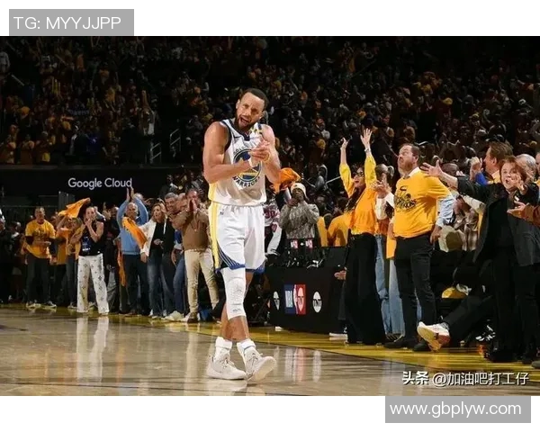 库里连续3场砍下30+创下新纪录，引领勇士再胜火箭