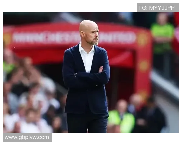 曼联官方宣布解雇主帅滕哈赫，球迷不满队内混乱局面待解